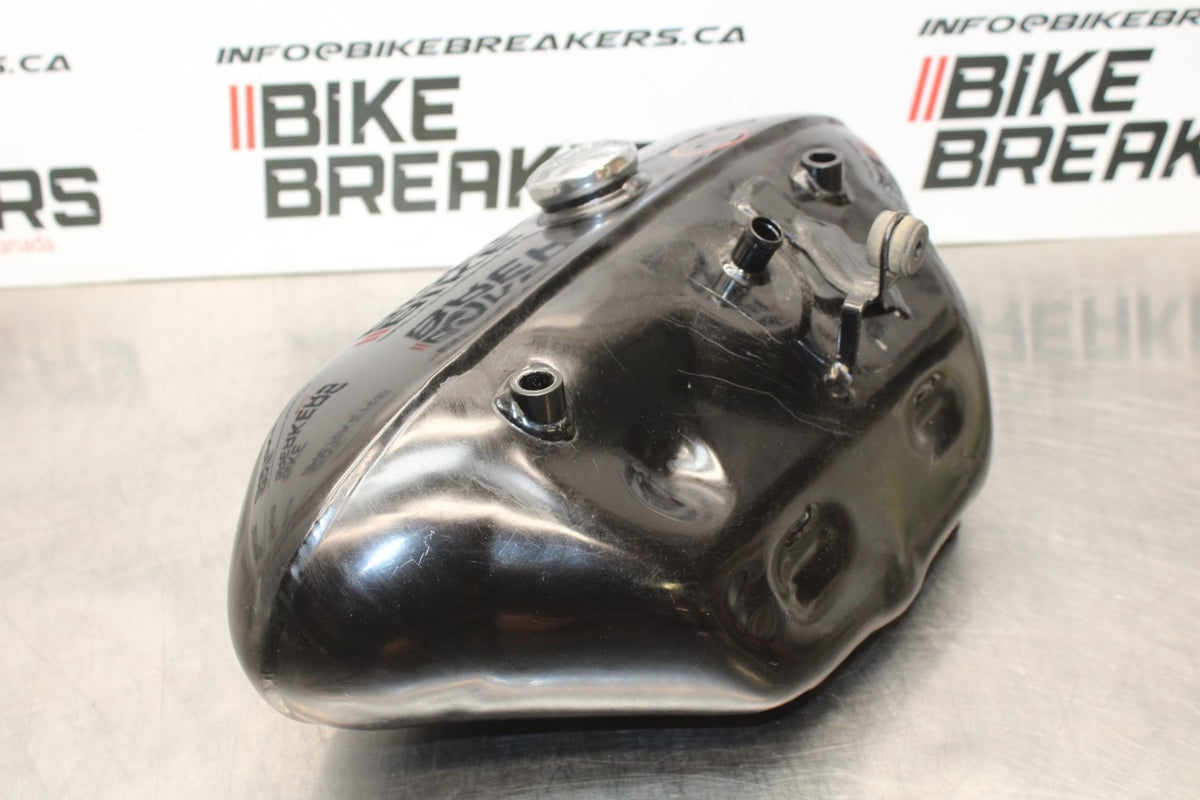 05 TRIUMPH ROCKET III ENGINE OIL TANK PAN BOX BB186