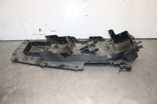 04-05 SUZUKI GSXR600 REAR BACK TAIL UNDERTAIL BATTERY TRAY PLASTIC BB658