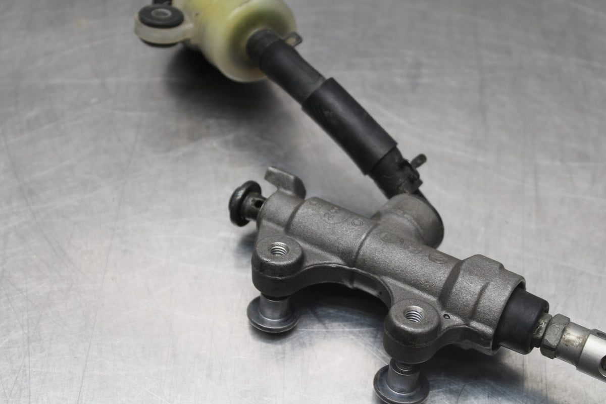 08-16 YAMAHA YZF R6 REAR BACK BRAKE MASTER CYLINDER W RESERVOIR BB798