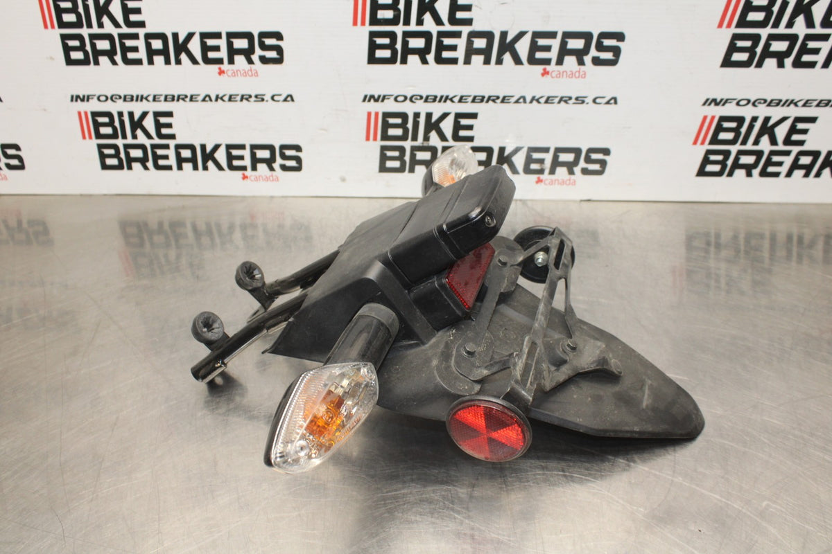 15-19 HONDA CBR300R REAR BACK FENDER MUD GUARD BB800