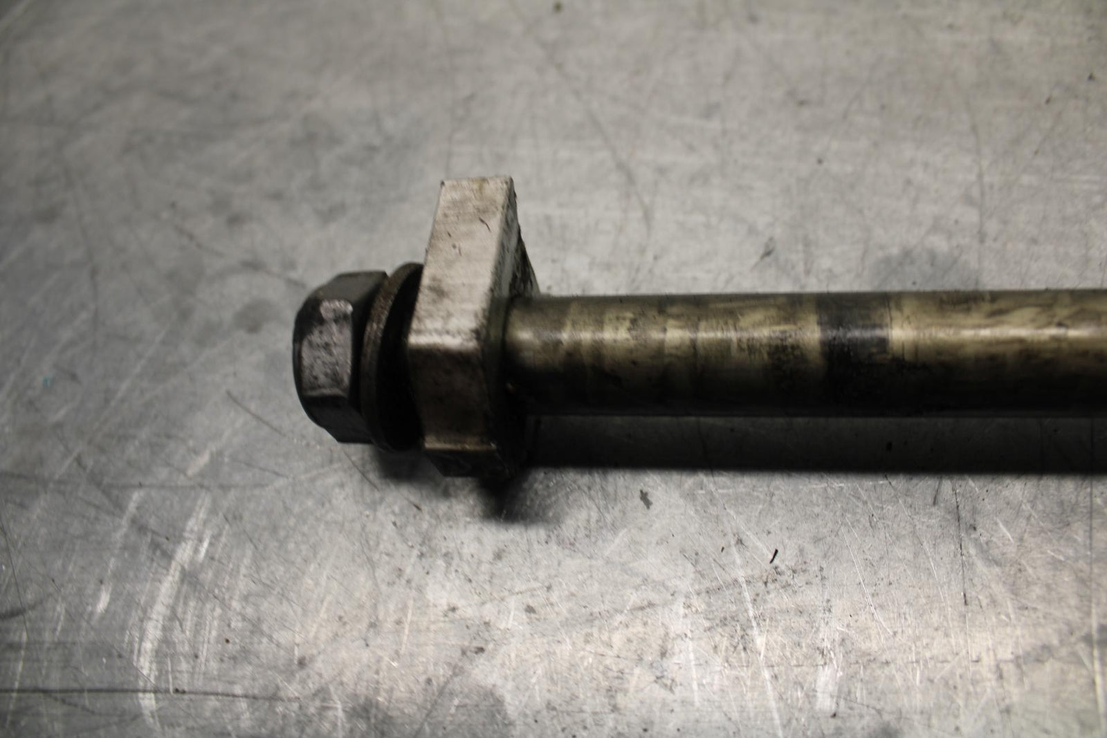 14-15 TRIUMPH STREET TRIPLE R REAR AXLE BACK WHEEL RIM PIVOT BOLT AXEL BB441