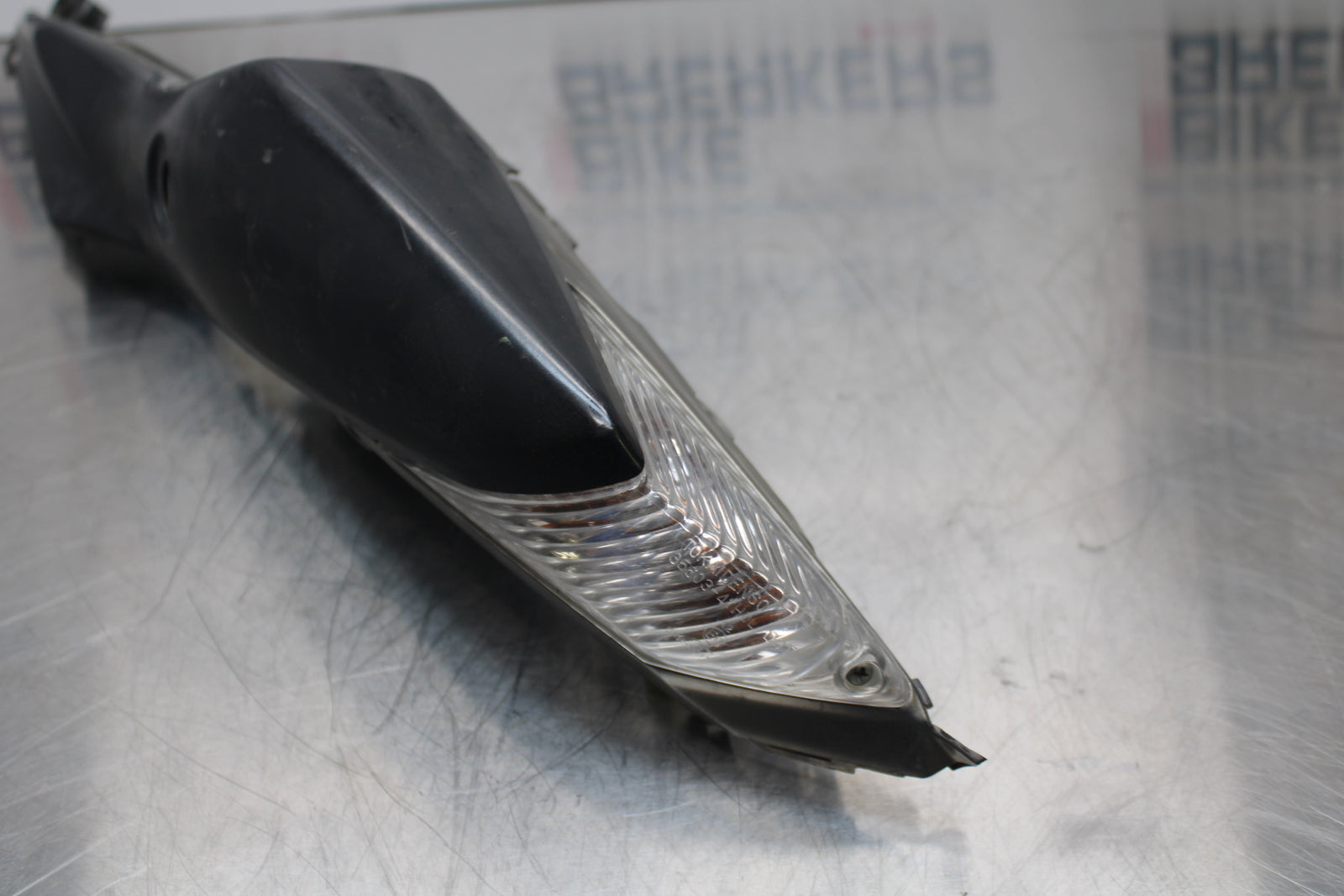 11 SUZUKI GSXR1000 LEFT REAR BACK TAIL FAIRING COWL SHROUD BB142