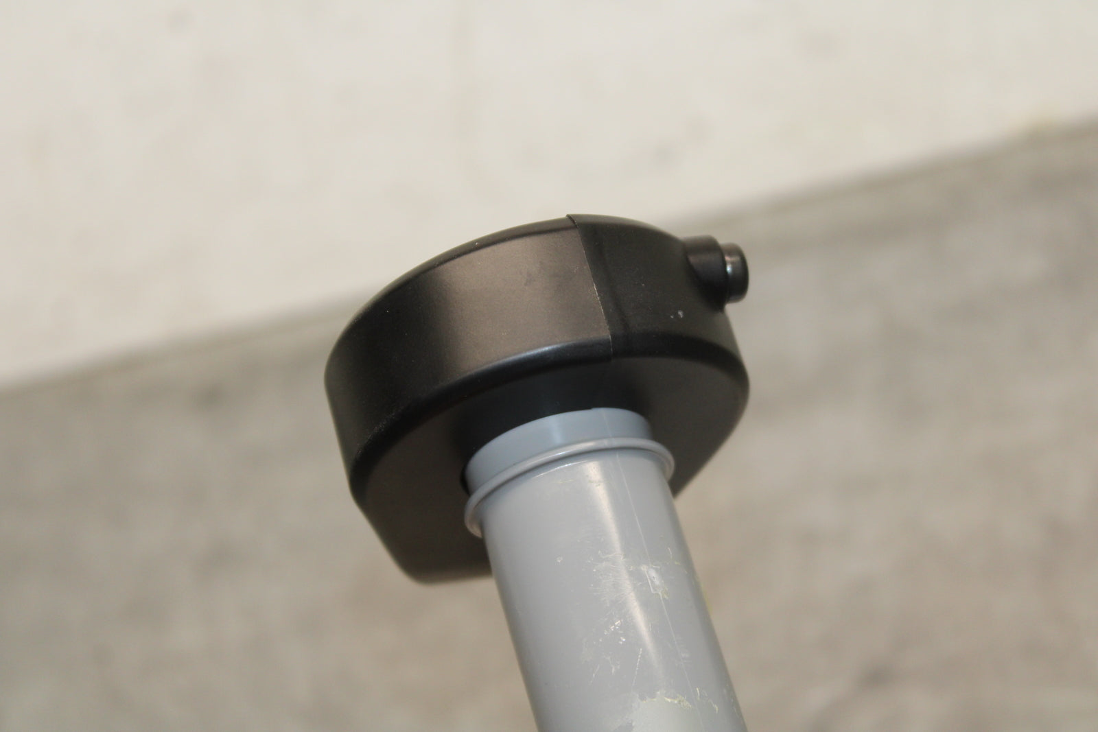 12-25 KAWASAKI NINJA ZX14R NEW!! THROTTLE CABLE LINE HOUSING GUIDE BB757