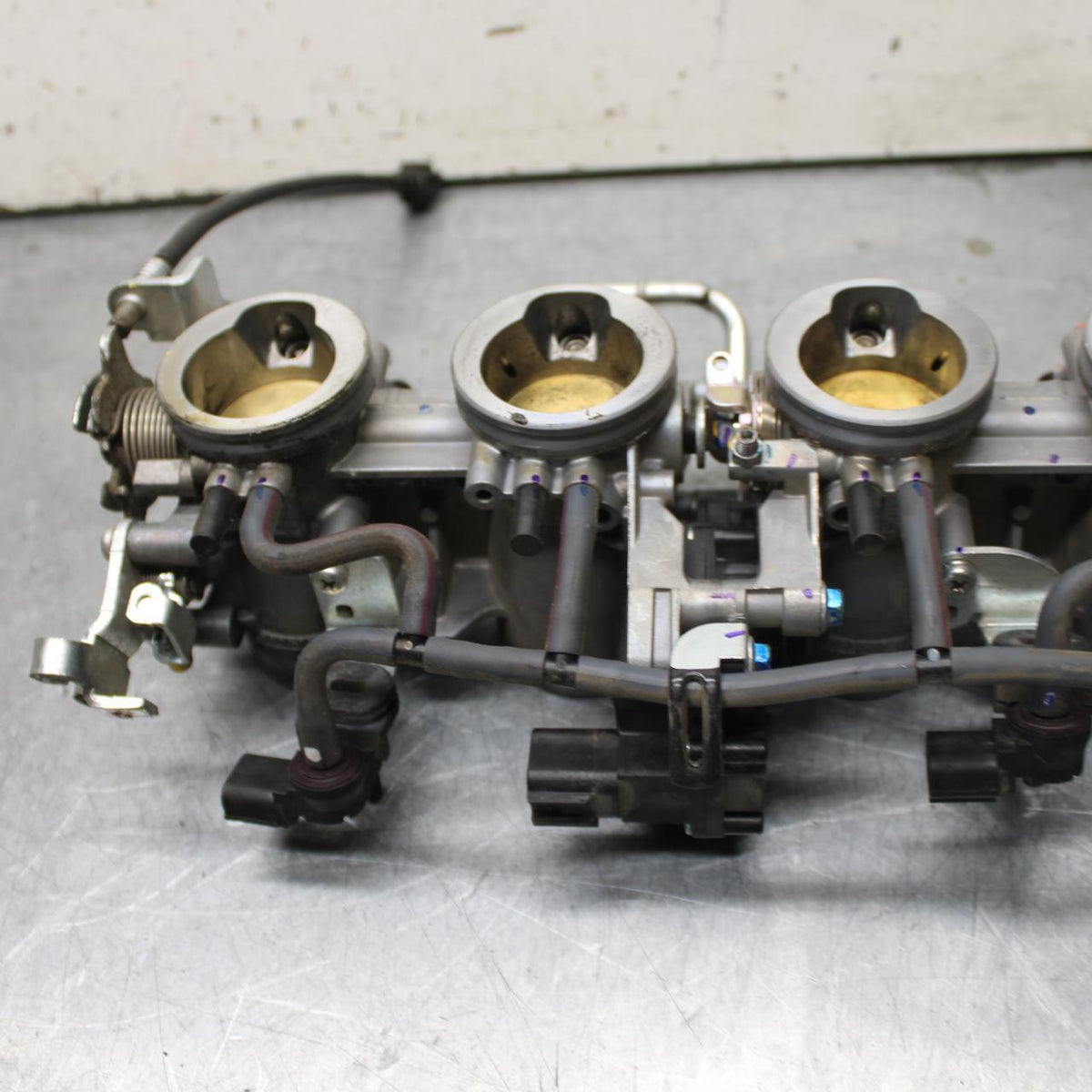 21 KAWASAKI NINJA ZX6R MAIN FUEL INJECTORS / THROTTLE BODIES 16163-1000 BB647