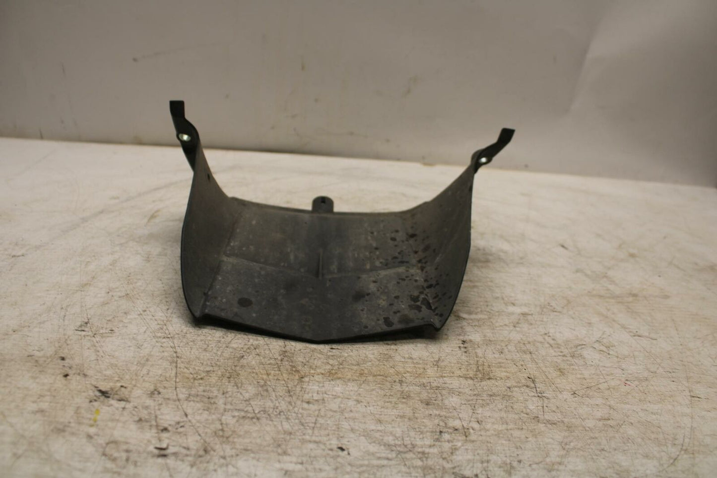 08 YAMAHA YZF R6 2c0 REAR BACK WHEEL TIRE HUGGER FENDER BB365