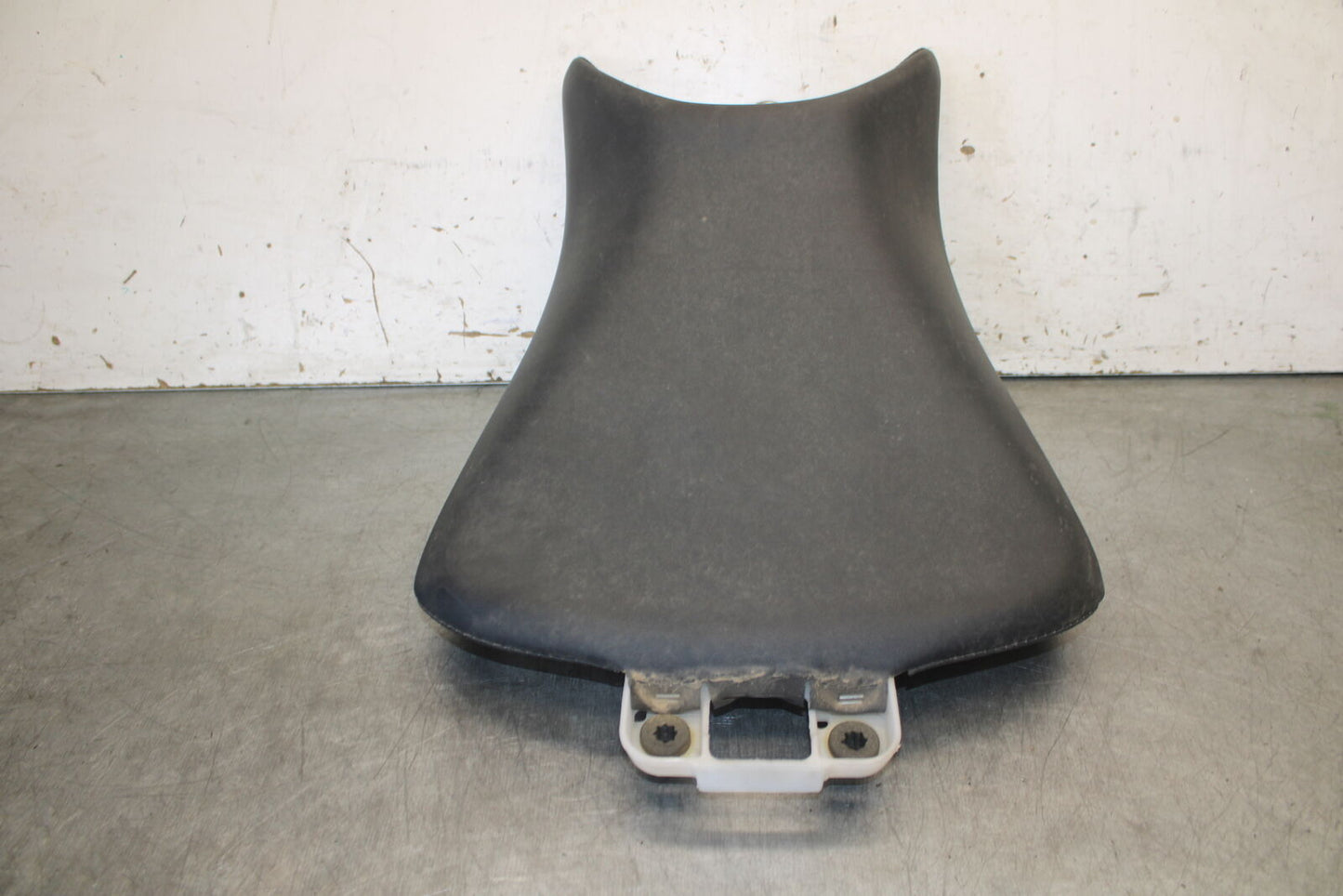 13-15 HONDA CBR500R FRONT DRIVERS SEAT PAD SADDLE PILLION 77100-MGZ-J01 BB704
