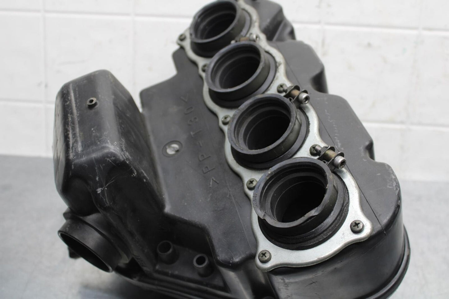 2007 Yamaha YZF R6S AIRBOX AIR INTAKE FILTER BOX 5SL-14411-00-00 BB594