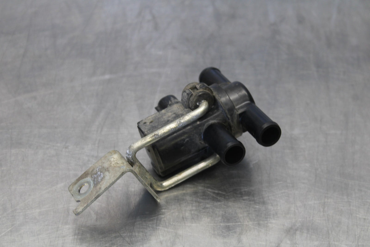 18 SUZUKI GSXR750 AIR VALVE SOLENOID TOP ENGINE SWITCH SENSOR BB891