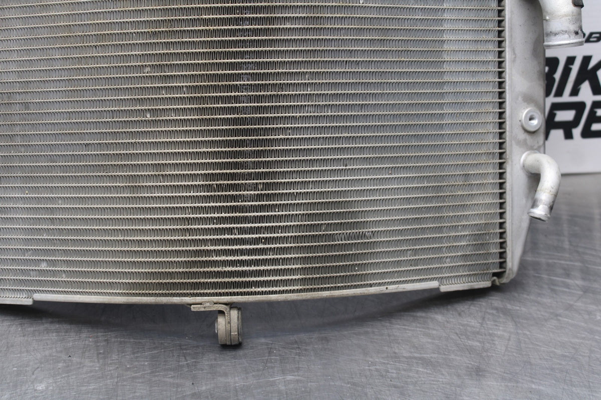 13 YAMAHA YZF R1 ENGINE RADIATOR MOTOR COOLER COOLING RADIATER BB781