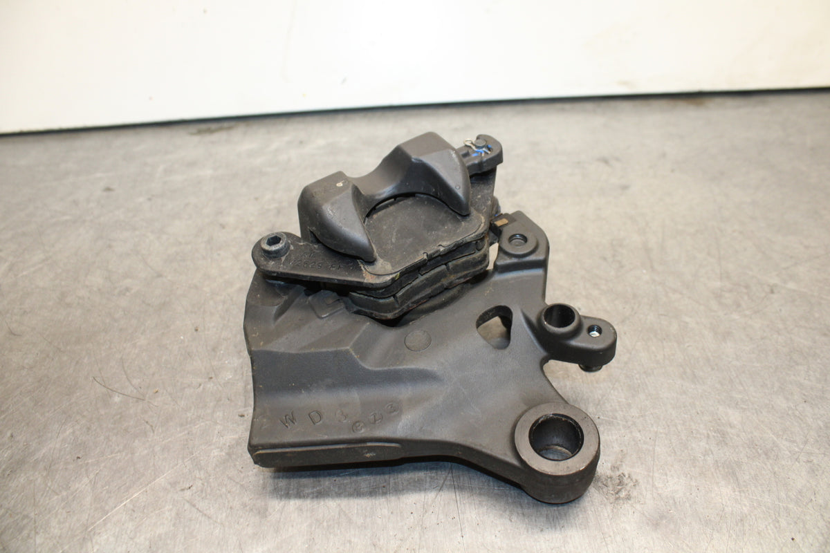 19-21 YAMAHA YZF R3 REAR BACK BRAKE CALIPER W MOUNT BRACKET BB121