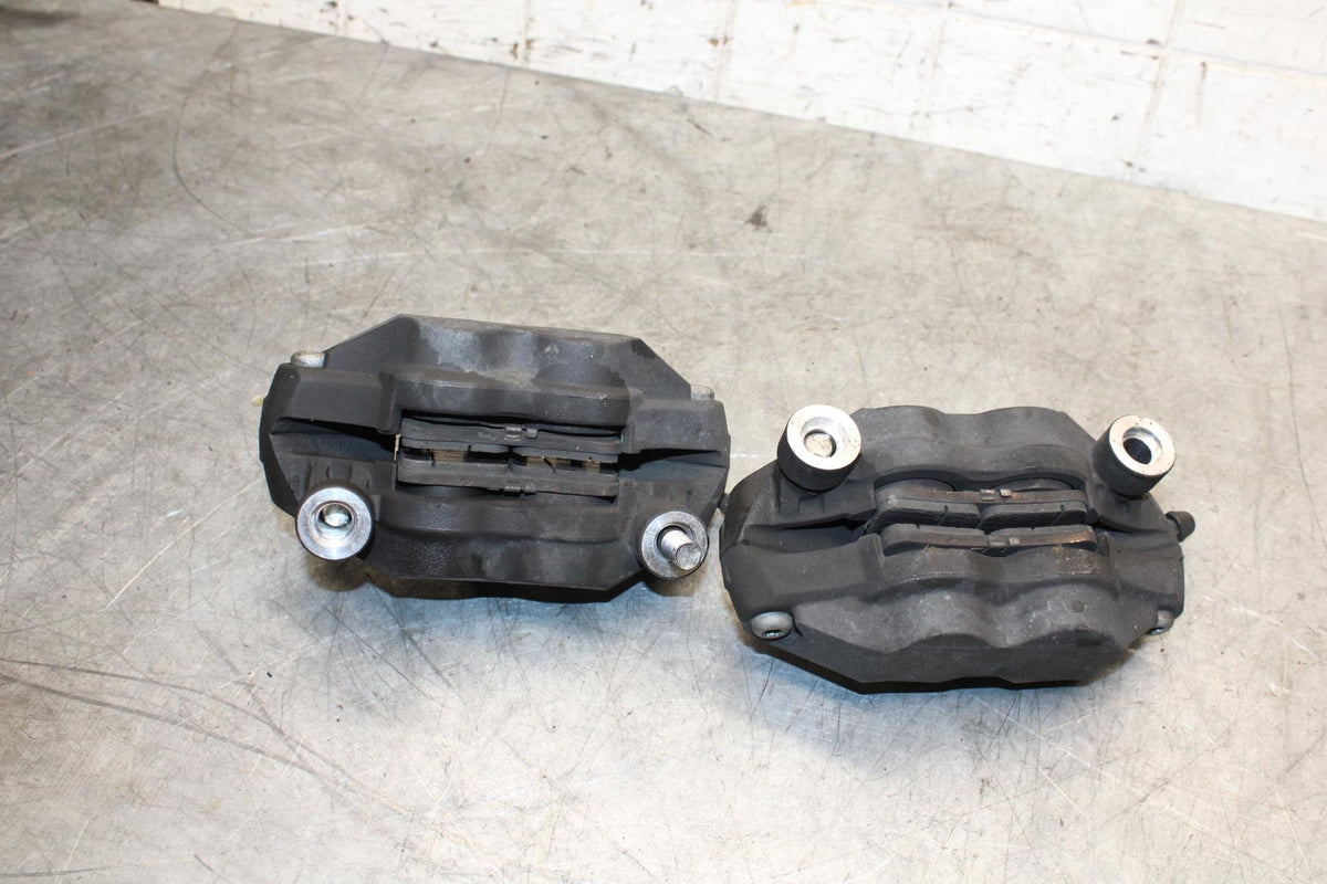 06-07 SUZUKI GSXR600 RIGHT LEFT FRONT BRAKE CALIPER SET PAIR CALIPERS BB543