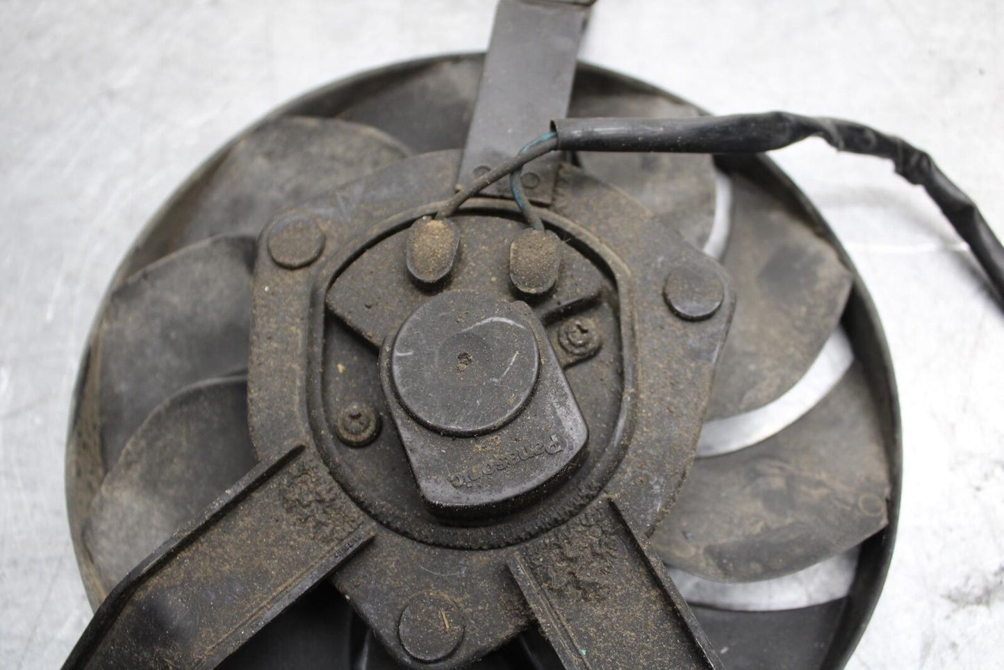 17 KAWASAKI Z900 ZR900 ENGINE RADIATOR COOLING FAN 59502-0614 BB549