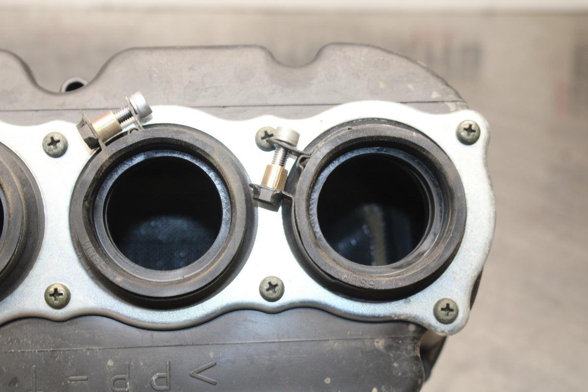 05 YAMAHA YZF R6 AIRBOX AIR INTAKE FILTER BOX BB858