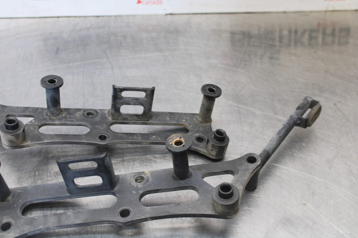 08 KAWASAKI VULCAN 1600 VN1600D NOMAD SADDLEBAG MOUNTING BRACKETS MOUNTS BB904