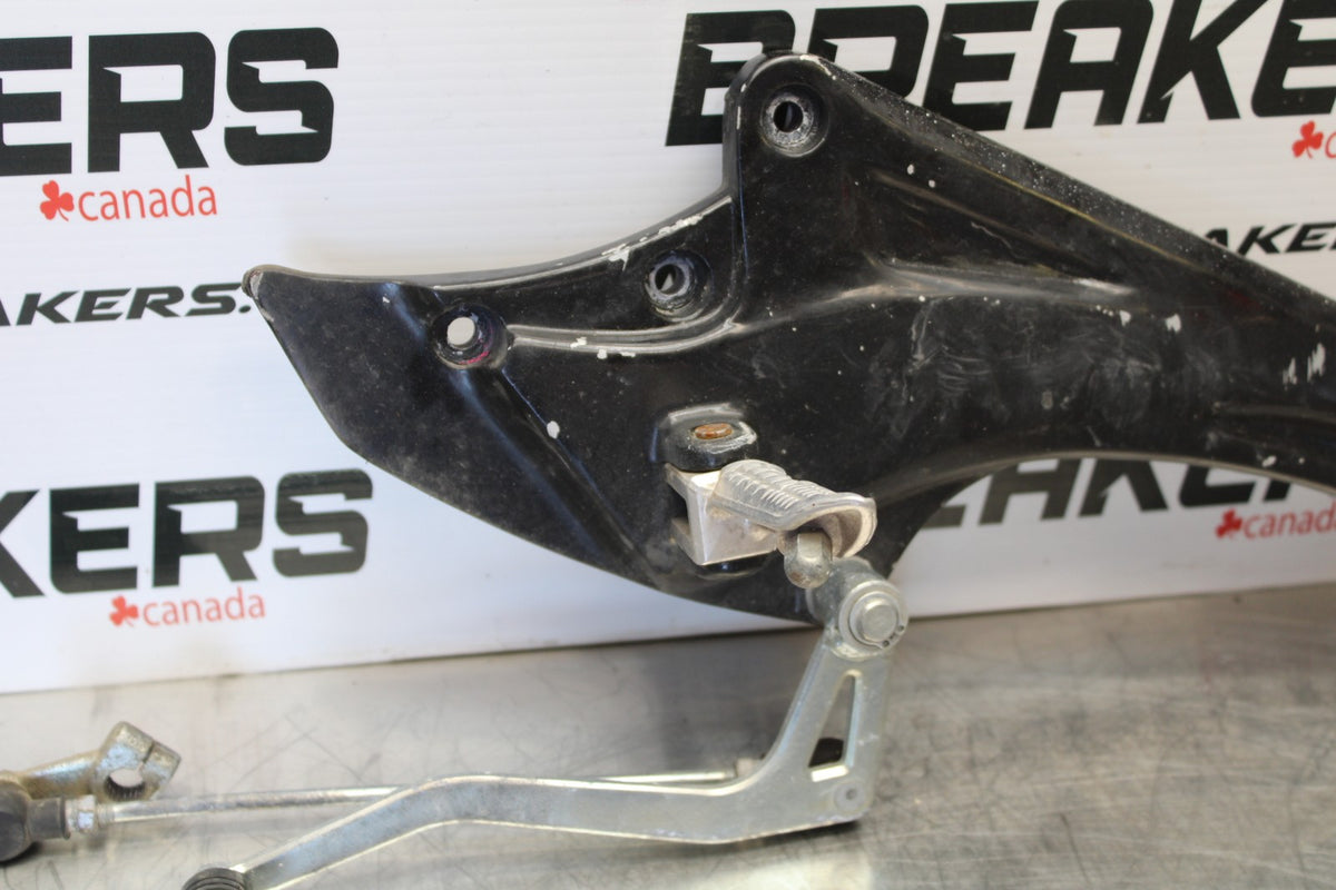 10 SUZUKI SV650 LEFT REARSET REAR SET DRIVER FOOT PEG REST STOP BB181