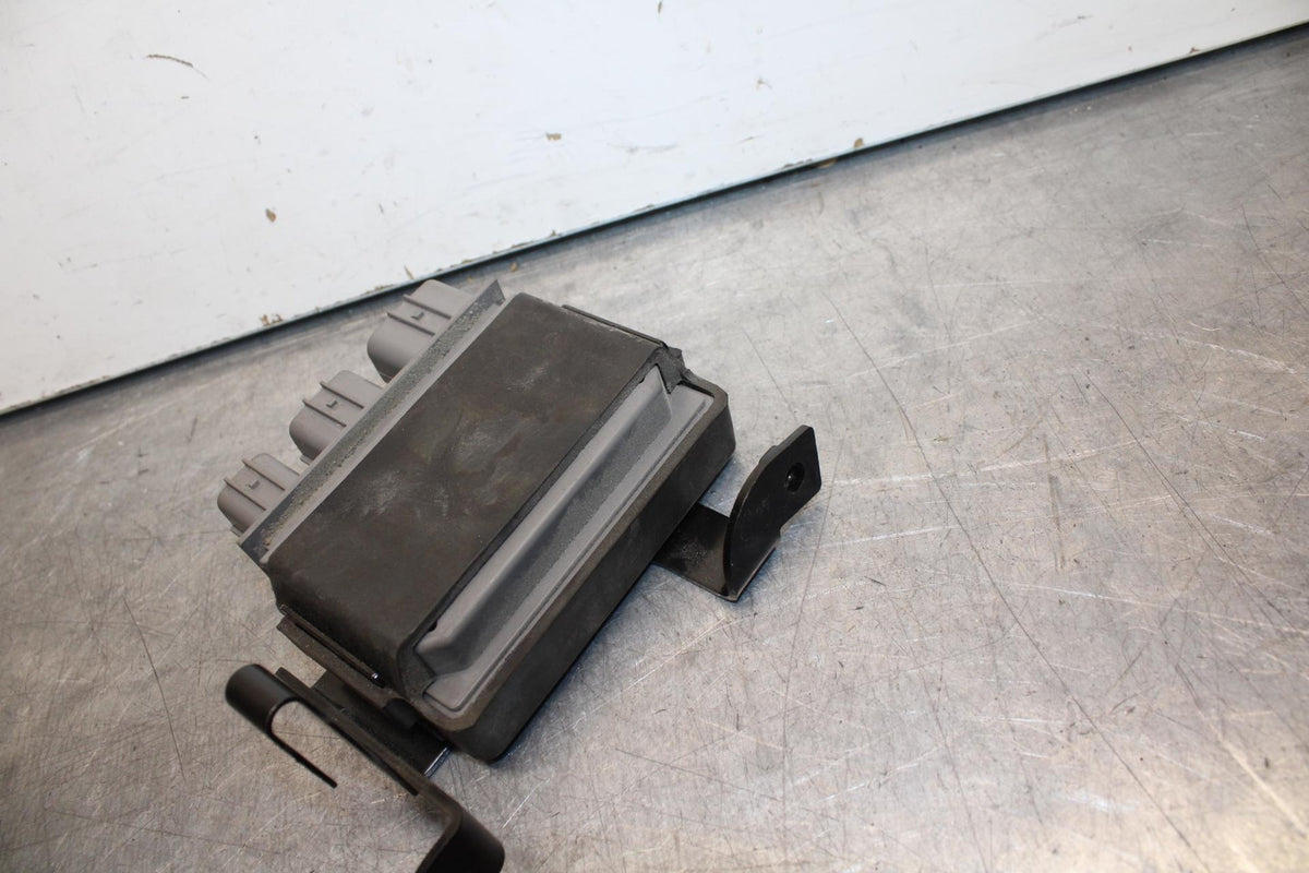 23-24 KAWASAKI ZX4R ZX 4RR ZX 4 RR ZX4 RR RELAY ASSEMBLY FUSE BOX BB610