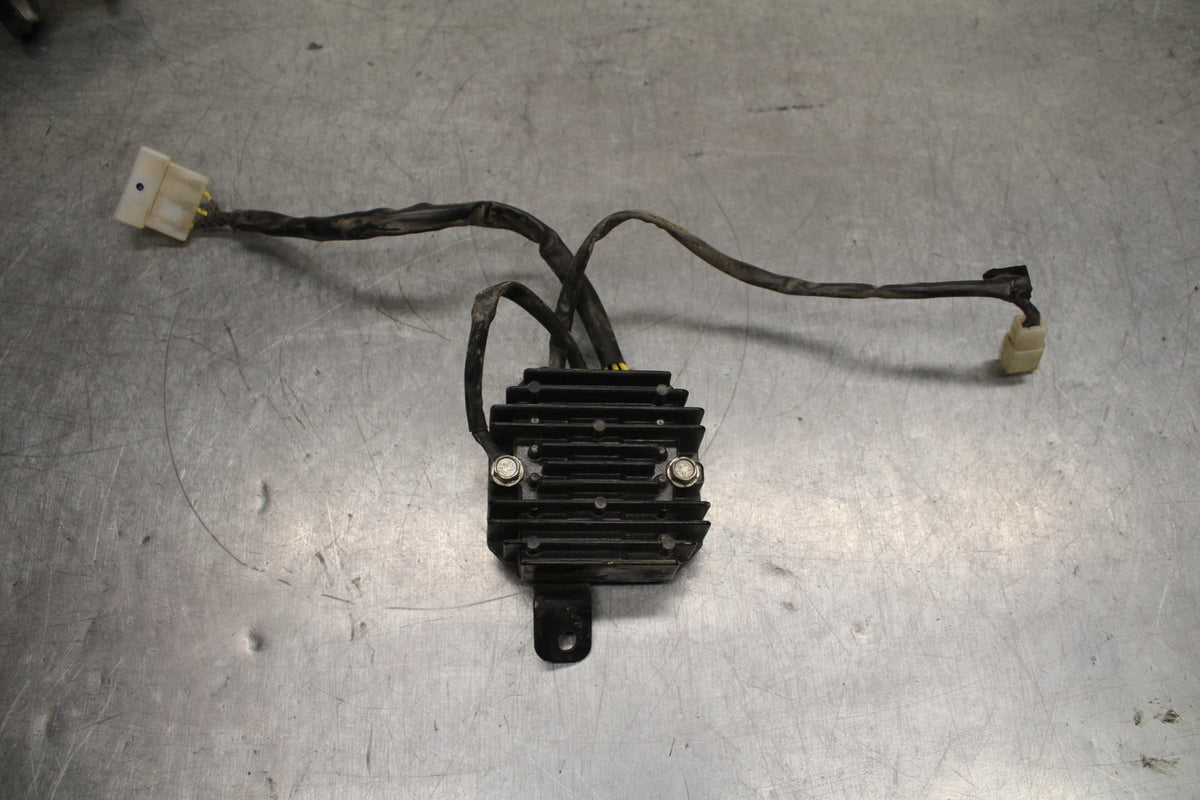 13-16 KTM 390 DUKE RECTIFIER VOLTAGE REGULATOR BB748