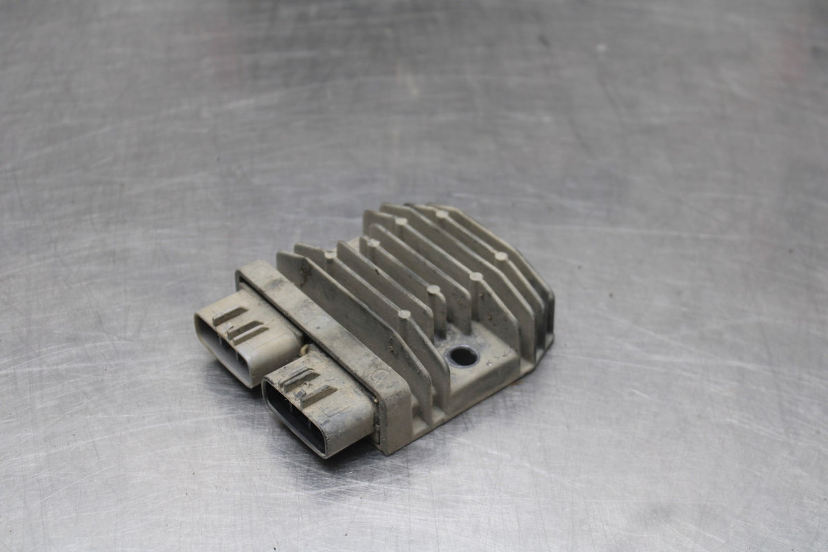 15 TRIUMPH TIGER 800 RECTIFIER VOLTAGE REGULATOR BB873
