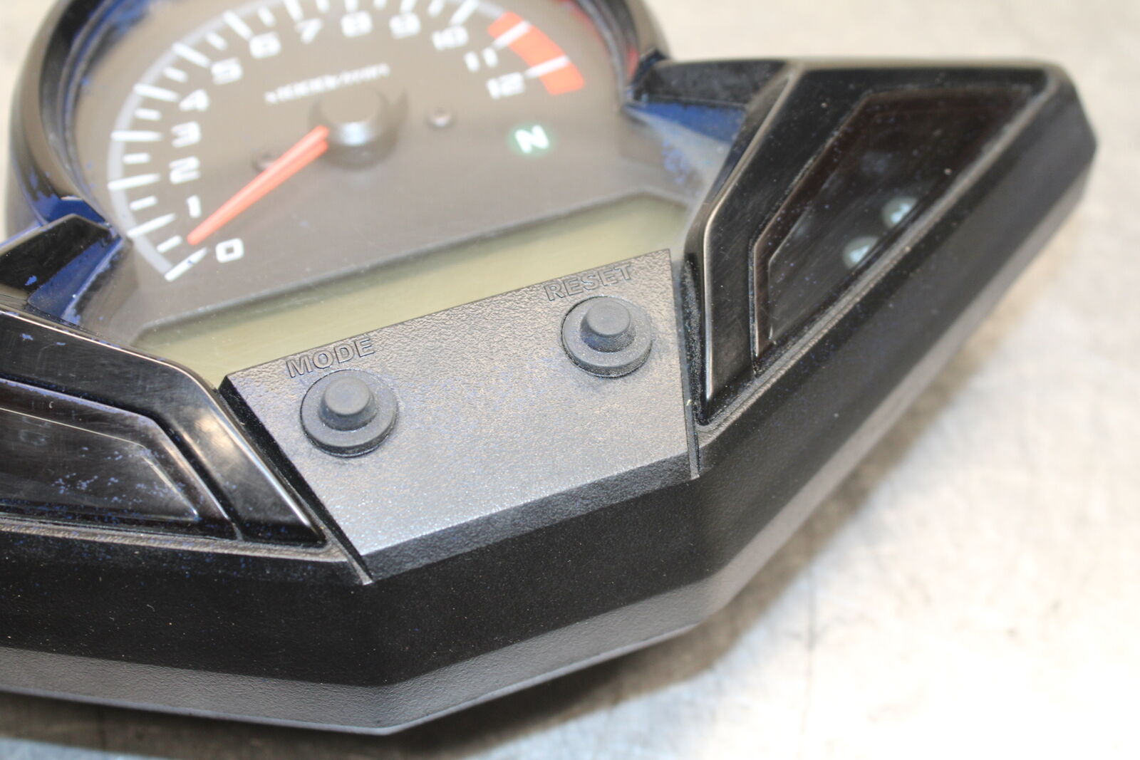 15-19 HONDA CBR300R SPEEDO TACH GAUGES CLUSTER SPEEDOMETER TACHOMETER  BB112  