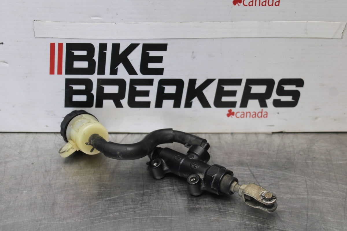 08 KAWASAKI NINJA ZX10R REAR BACK BRAKE MASTER CYLINDER W RESERVOIR BB902