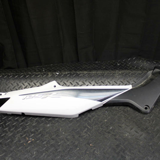 08 HONDA CBR125R RIGHT FRAME SIDE COVER COWL PANEL TRIM bb180