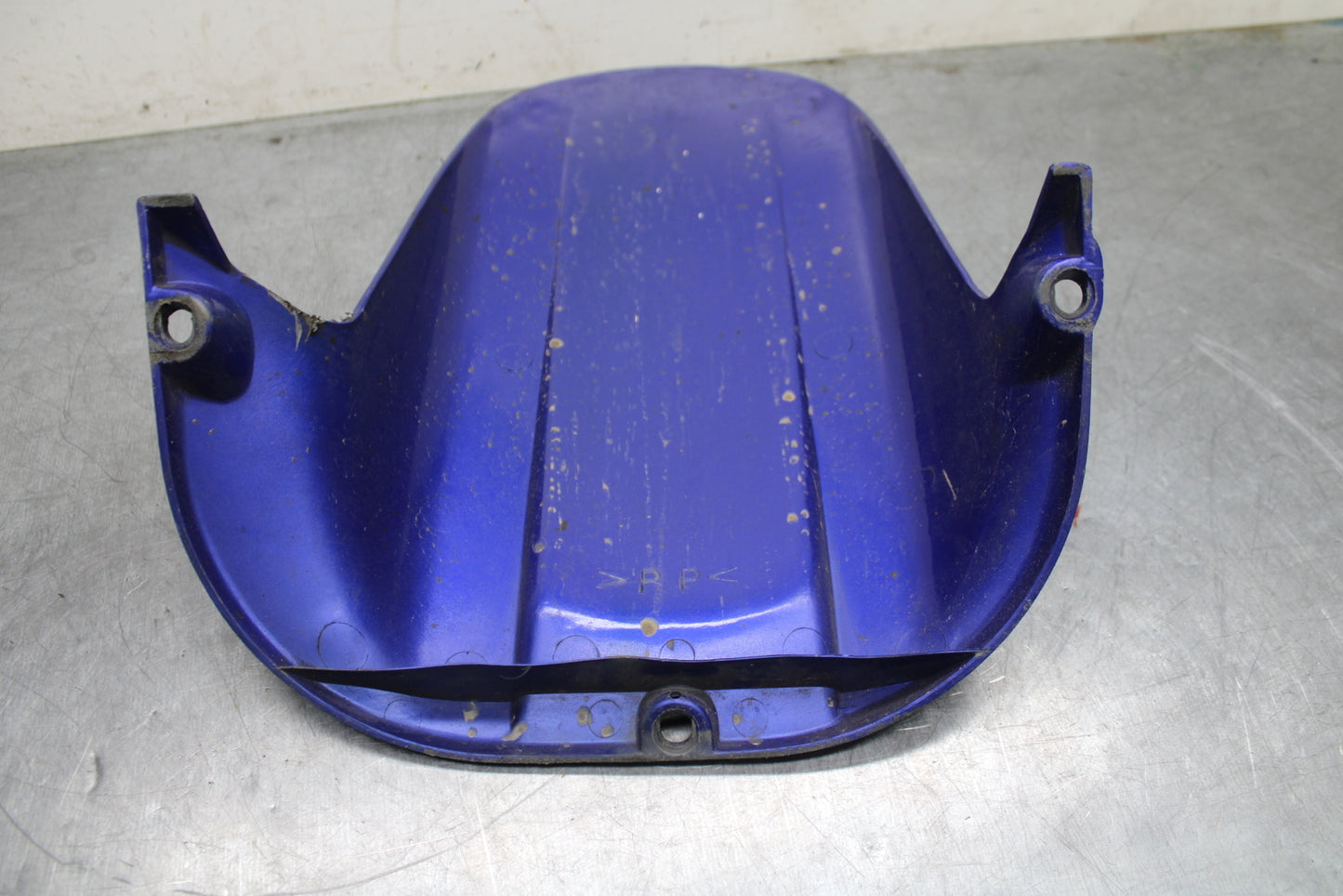00-01 YAMAHA YZF R1 REAR BACK WHEEL TIRE HUGGER FENDER BB755