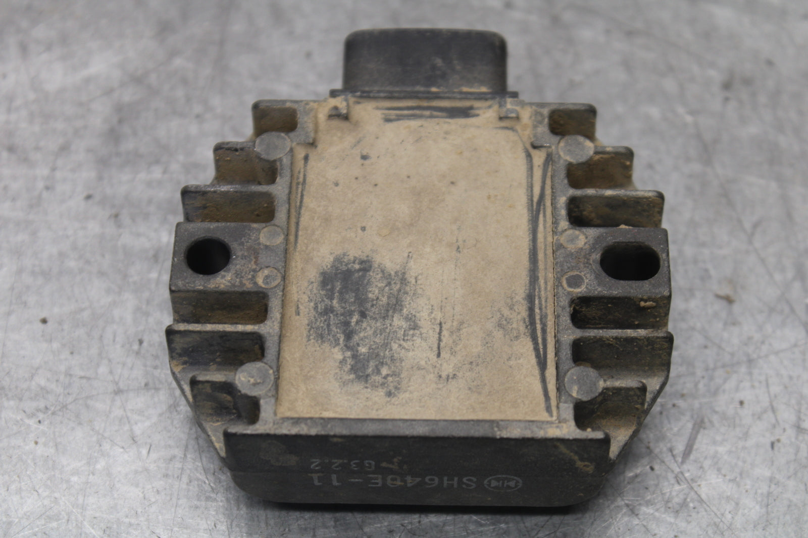 2004 Yamaha Raptor 660R YFM660R RECTIFIER VOLTAGE REGULATOR BB695