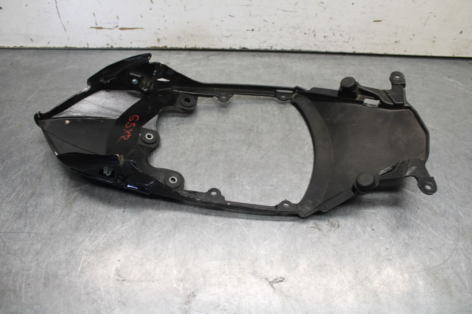 08-10 SUZUKI GSXR750 CENTER REAR BACK TAIL FAIRING COWL BB476