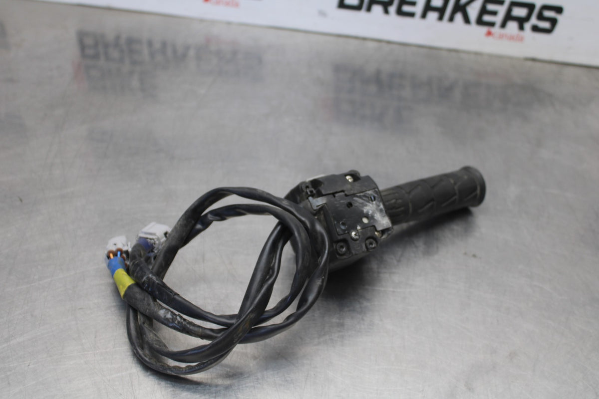 23-26 KAWASAKI NINJA ZX4RR RIGHT CLIP ON HANDLE KILL OFF START SWITCHES BB898