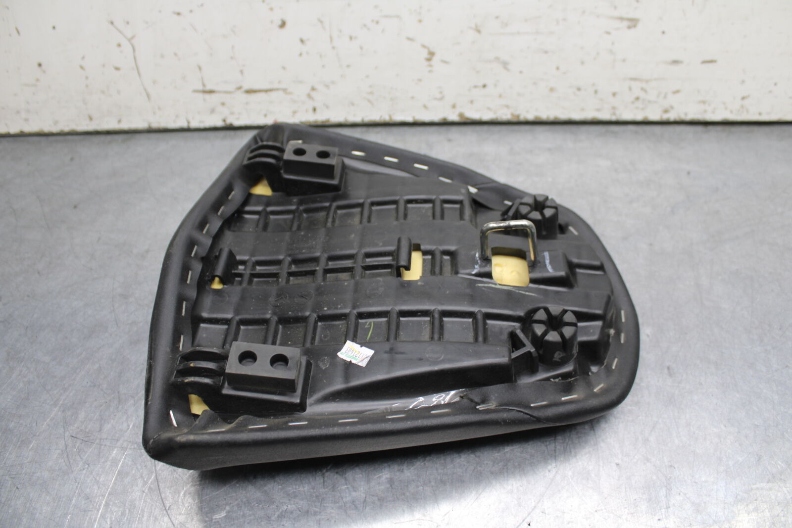 15-16 HONDA CB300F REAR BACK PASSENGER TANDEM SEAT PAD SADDLE PILLION BB740