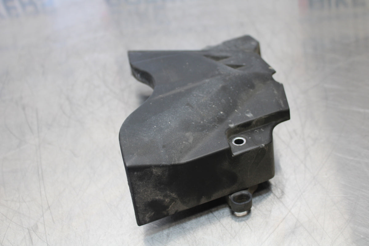 23 YAMAHA YZF R3 ENGINE SPROCKET COVER BB147