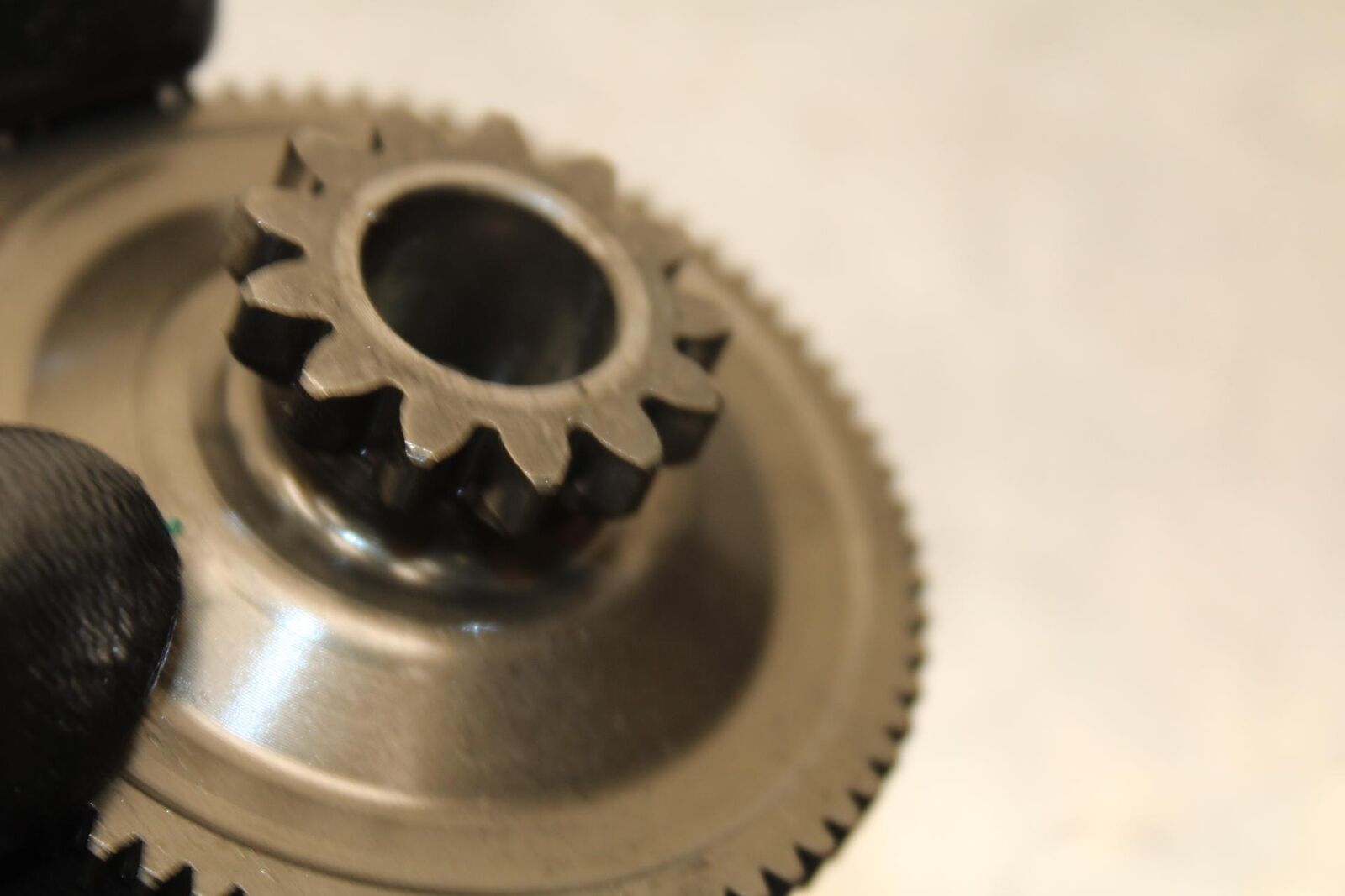 2001 Suzuki GSXR750 ENGINE MOTOR IDLER IDLING GEAR 12611-35F00 12612-35F00 BB553