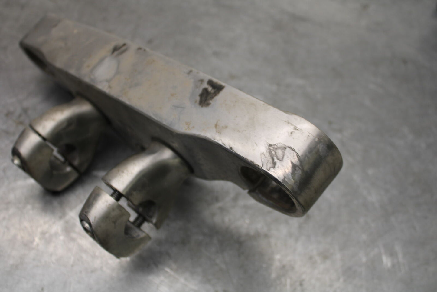 05-09 SUZUKI BOULEVARD C90 FORKS UPPER TRIPLE TREE CLAMP BB692