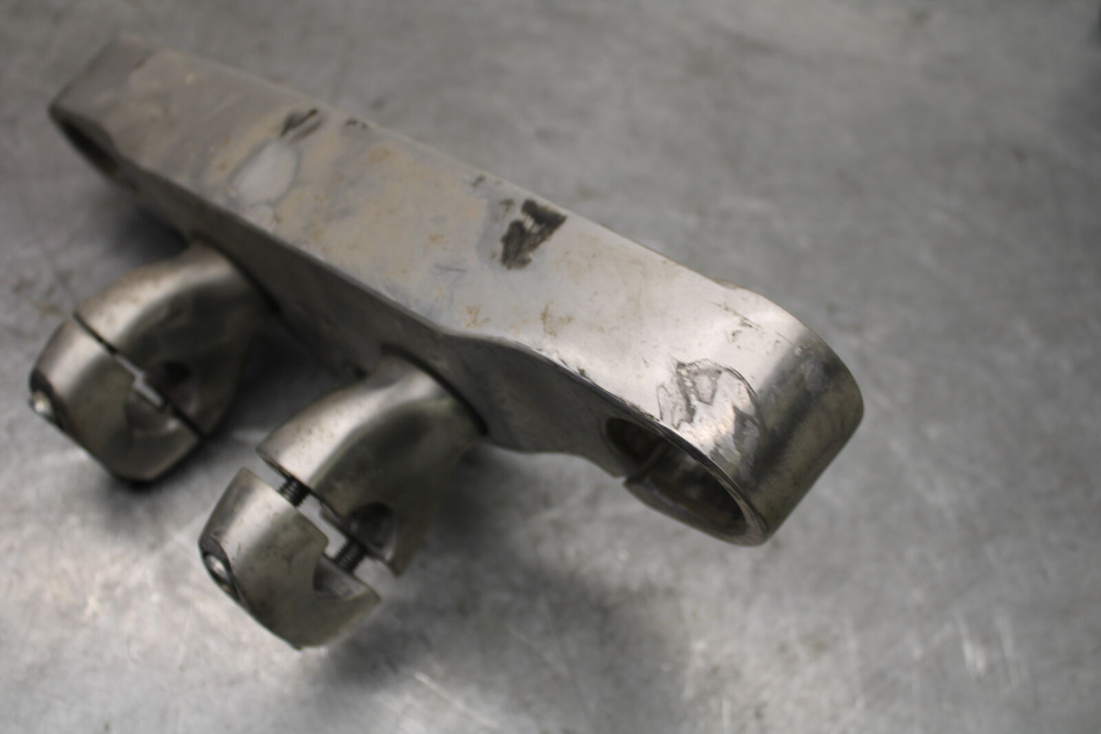 05-09 SUZUKI BOULEVARD C90 FORKS UPPER TRIPLE TREE CLAMP BB692