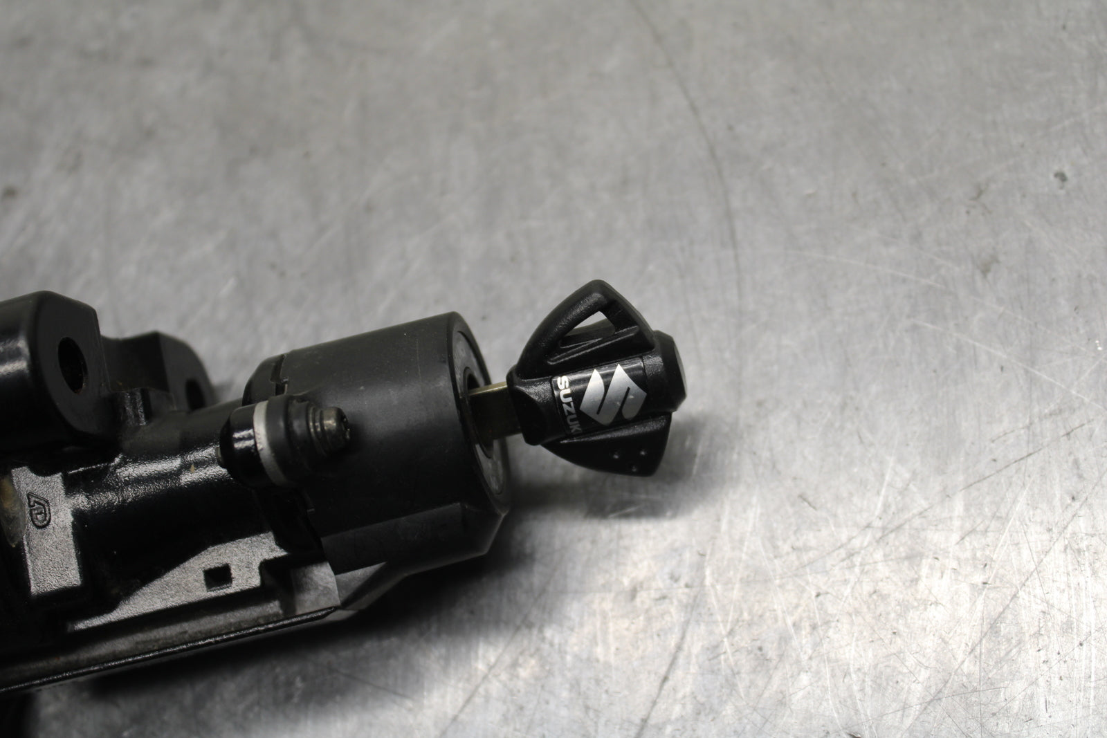 11-17 SUZUKI GSXR600 IGNITION LOCK W KEY BB132