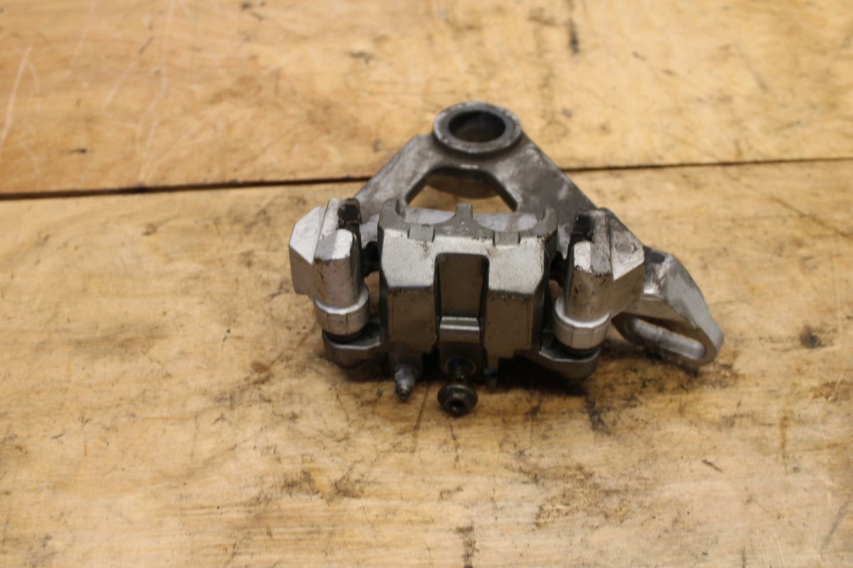 00-01 YAMAHA YZF R6 REAR BACK BRAKE CALIPER W MOUNT BRACKET BB327