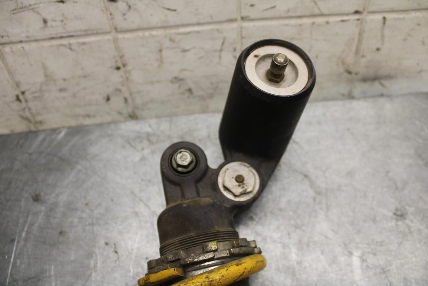 2004 Suzuki GSXR600 REAR BACK SHOCK ABSORBER SUSPENSION 62100-29G00-163 BB329 B