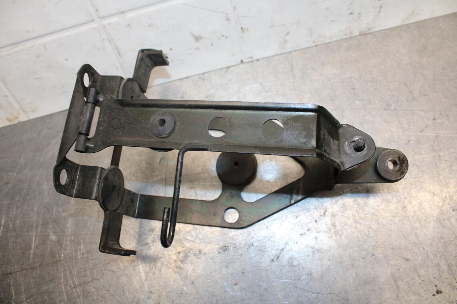 2001 Honda ST1100 BATTERY BOX  CLAMP STRAP BB77