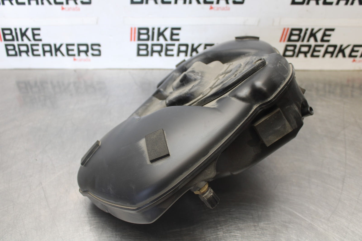 05-09 SUZUKI BOULEVARD C90 AIRBOX AIR INTAKE FILTER BOX BB918