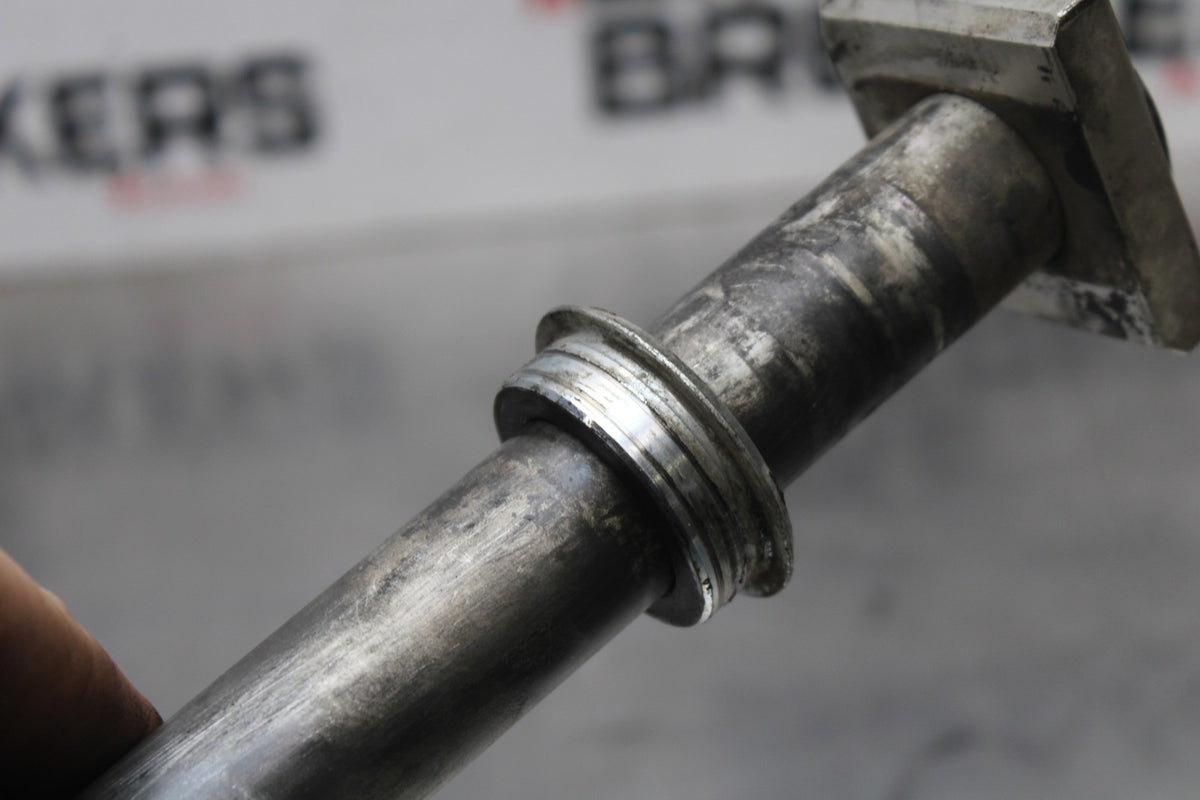 18 YAMAHA YZF R1  REAR AXLE BACK WHEEL RIM PIVOT BOLT AXEL BB838