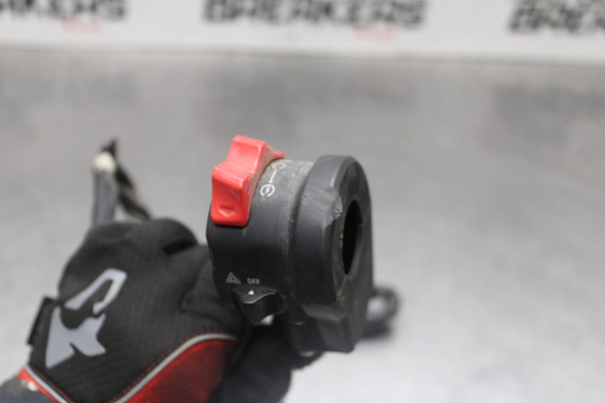 19-24 YAMAHA R3 RIGHT CLIP ON HANDLE KILL OFF START SWITCH SWITCHES BB942