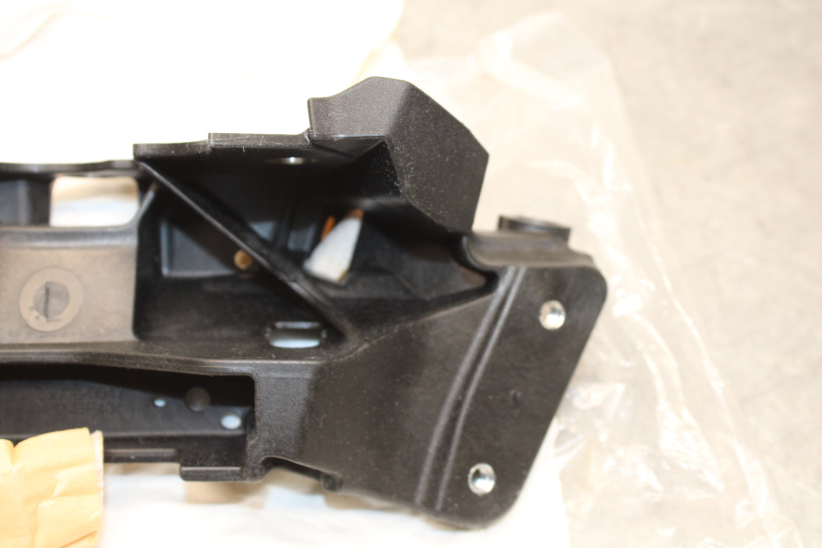 19-23 KAWASAKI NINJA ZX6R UPPER FAIRING MIRROR GAUGES STAY BRACKET BB749