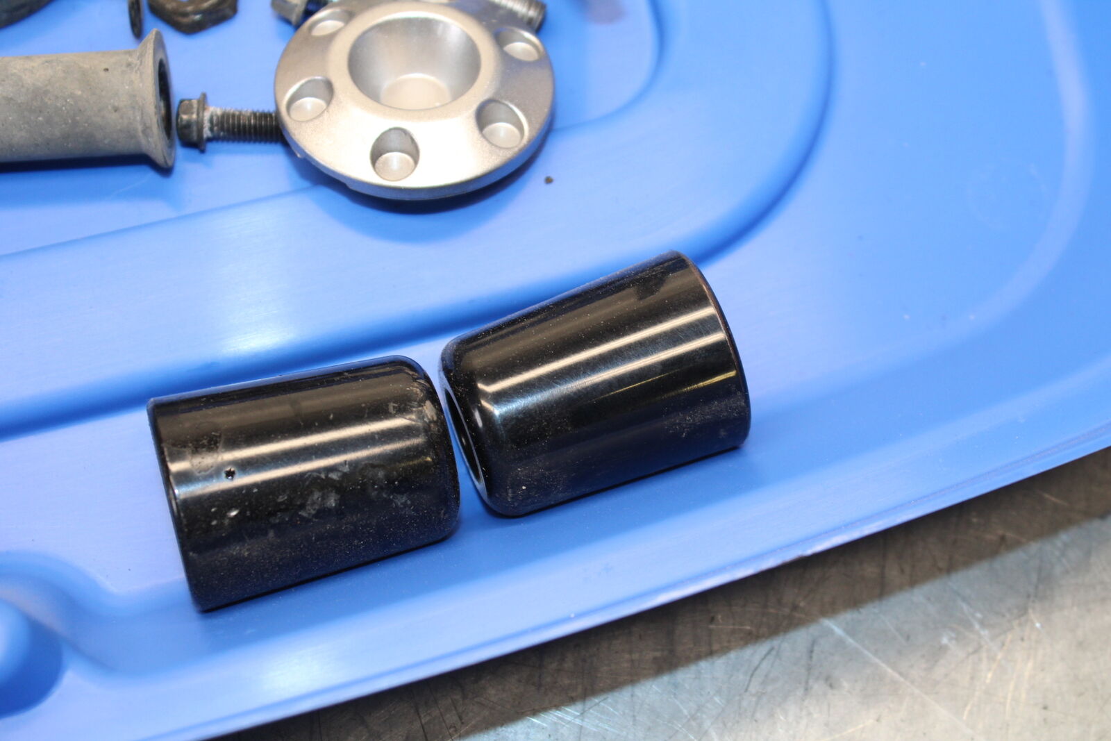 12-17 KAWASAKI ER-6N Z650 MOUNTING BOLTS HARDWARE MOTOR SCREWS BB709