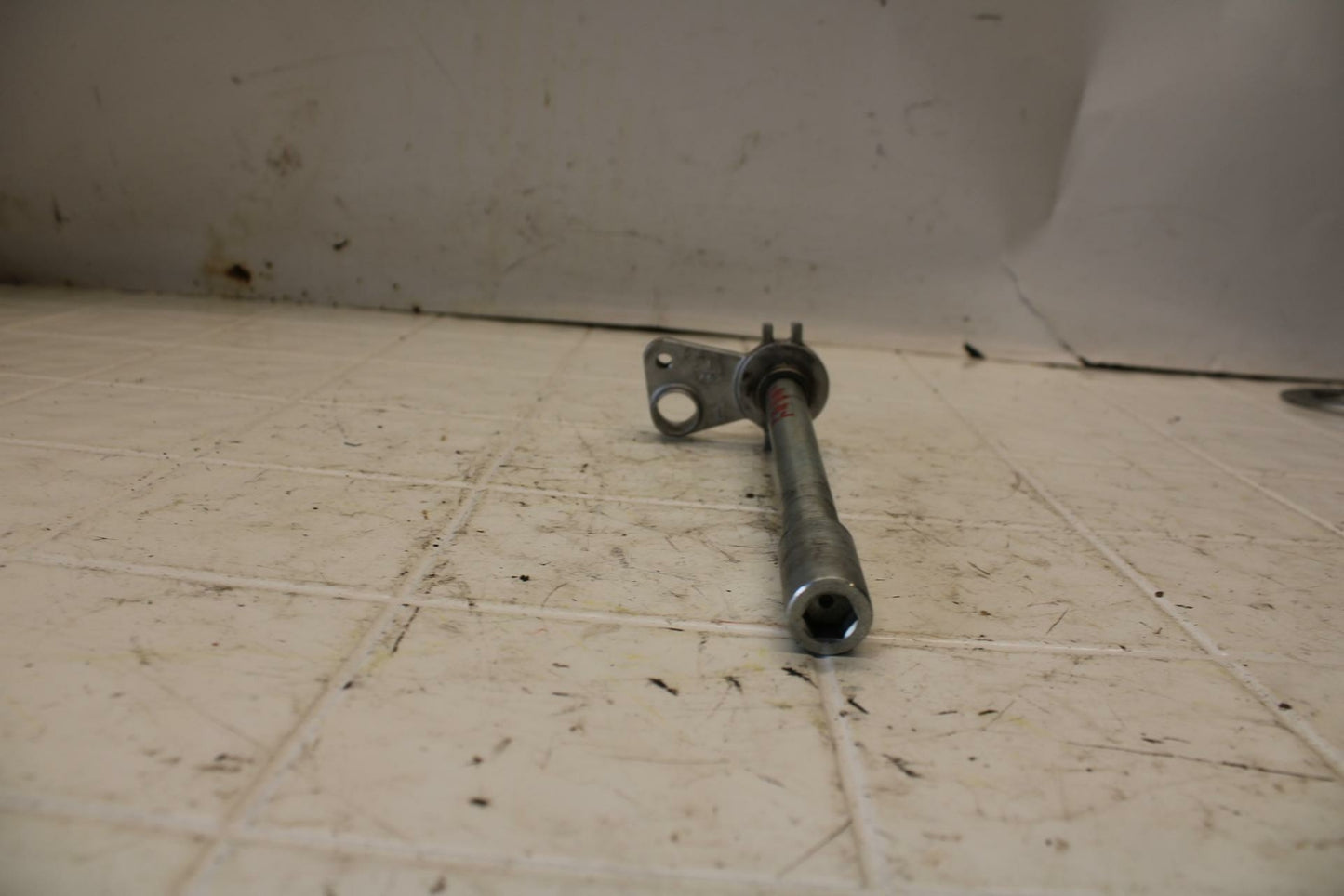 07 SUZUKI SV650  ABS FRONT WHEEL RIM AXLE PIVOT BOLT BB13