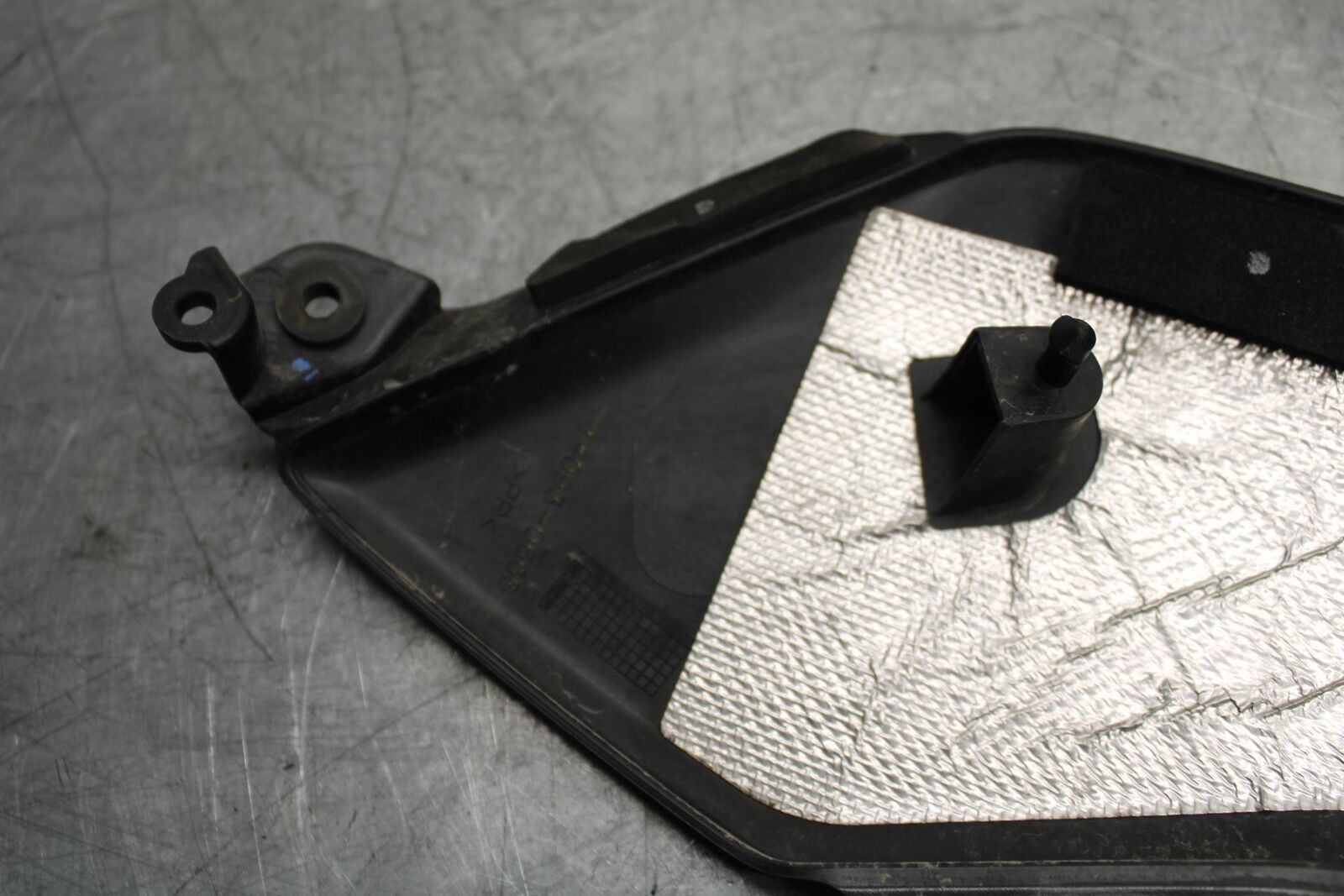17 KAWASAKI Z900 ZR900 RIGHT LEFT SIDE SEAT PANELS TRIMS COWLS FAIRINGS BB549