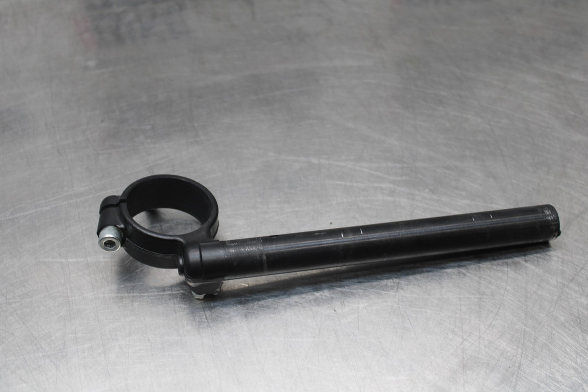 11-25 SUZUKI GSXR 600  RIGHT CLIP ON HANDLEBAR BB830