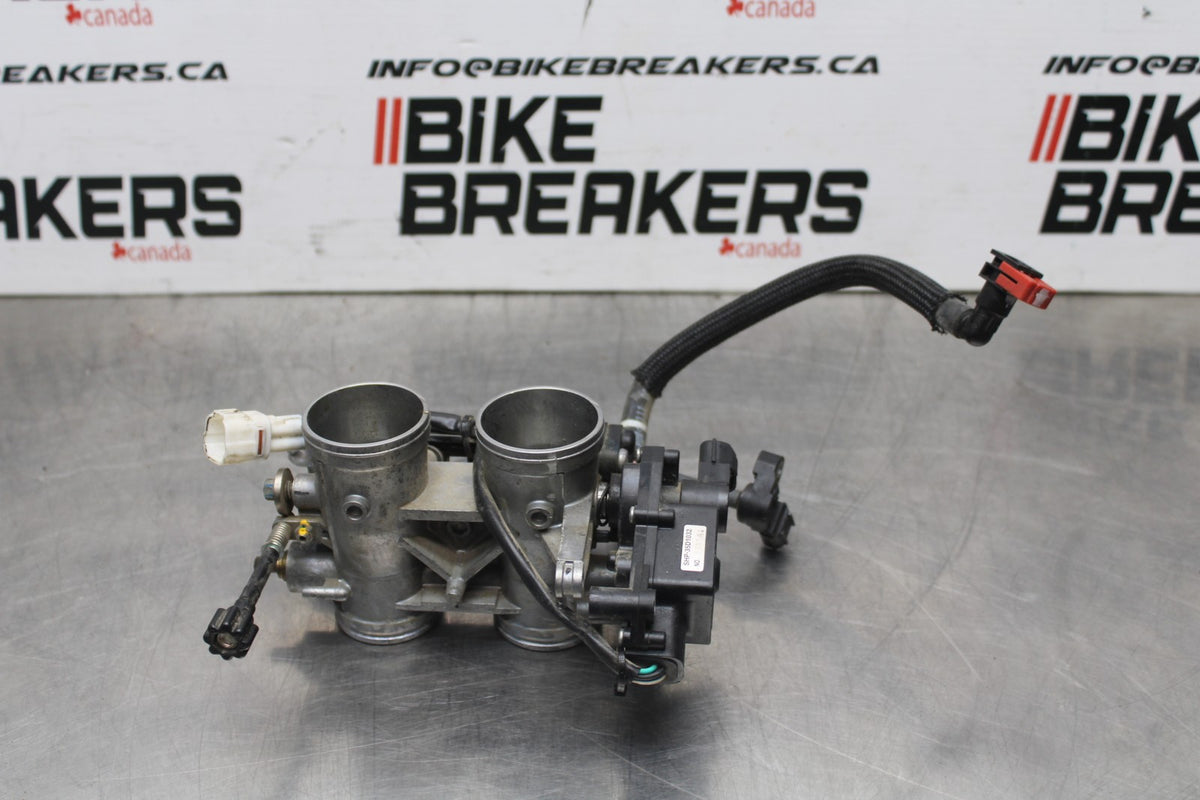 13-17 KAWASAKI NINJA 300 MAIN FUEL INJECTORS / THROTTLE BODIES BB429