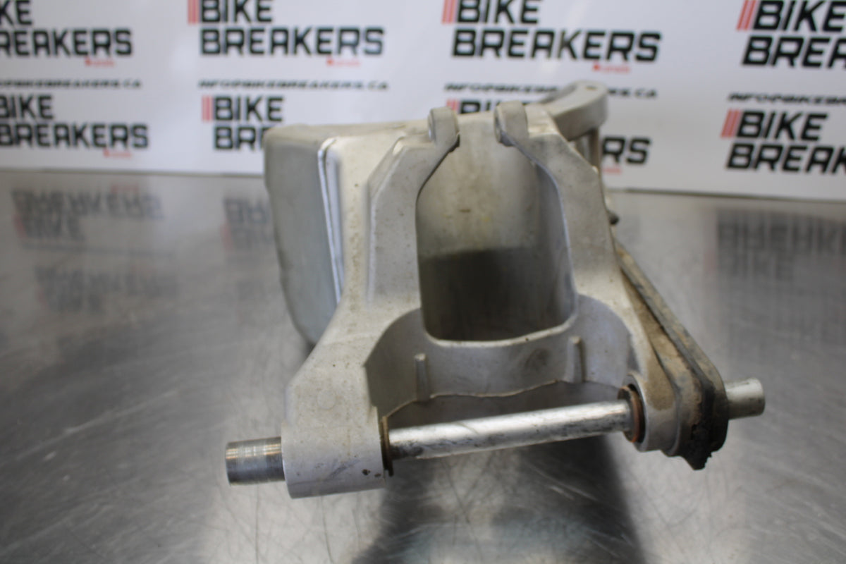 05-06 HONDA CBR600RR REAR SWINGARM BACK SUSPENSION SWING ARM BB149