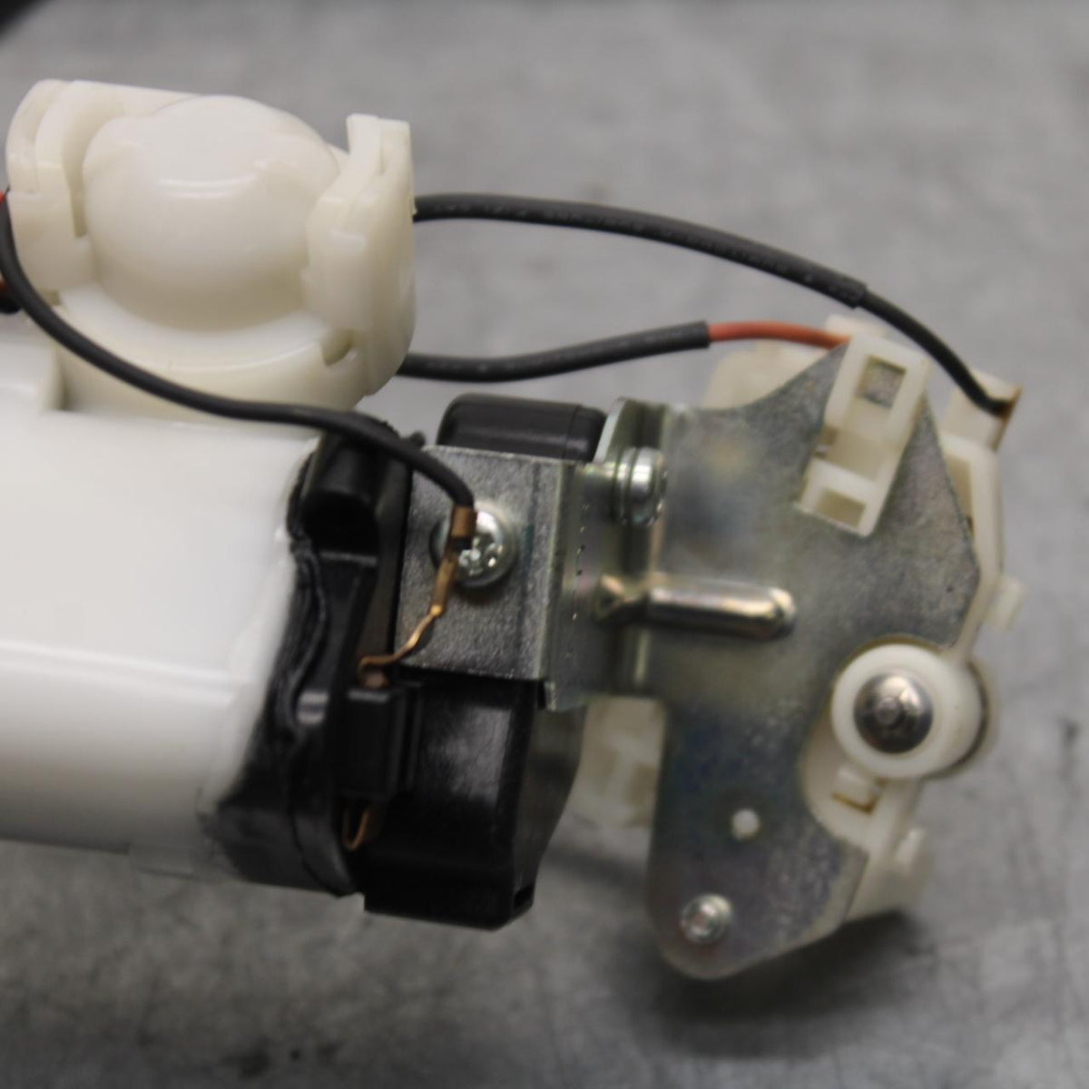 06-07 SUZUKI GSXR750 FUEL PUMP GAS PETROL SENDER UNIT 15100-01H00 BB645