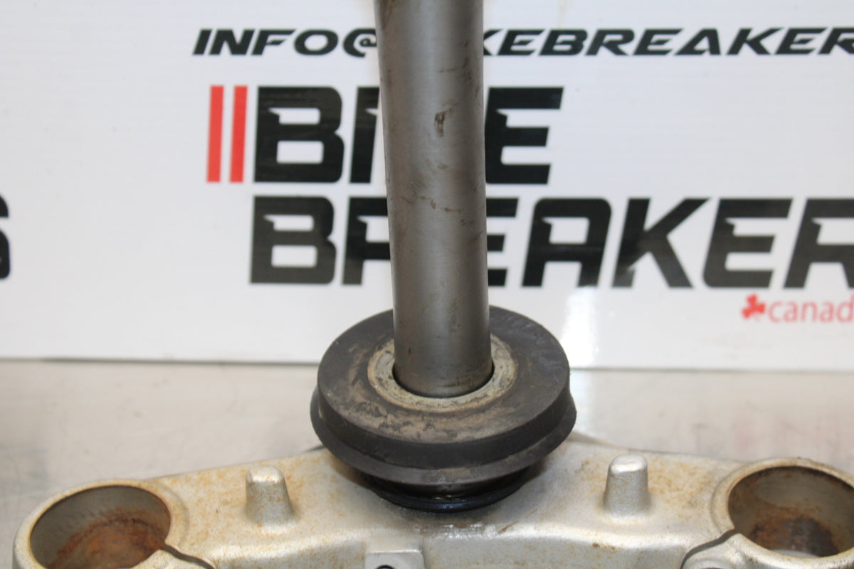 03 SUZUKI SV650S FRONT FORKS CLAMP LOWER TRIPLE TREE STEM BB167